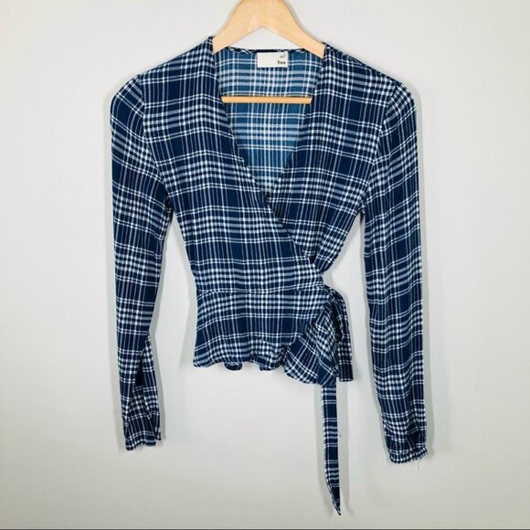 Aritzia Wilfred Free Blue and White Shannon Plaid Wrap Top Size XS - Picture 3 of 7